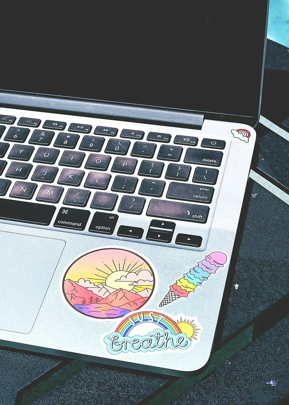 Oki Sticker- Heart Panda